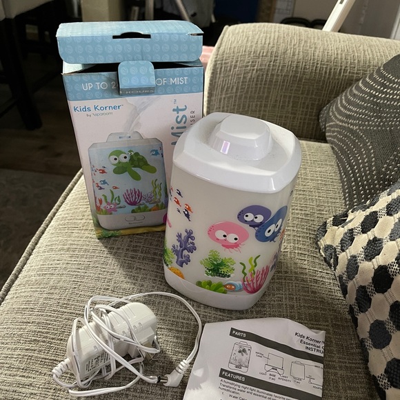 Oceanmist Essential Oil Diffuser and Nightlight - Picture 1 of 5